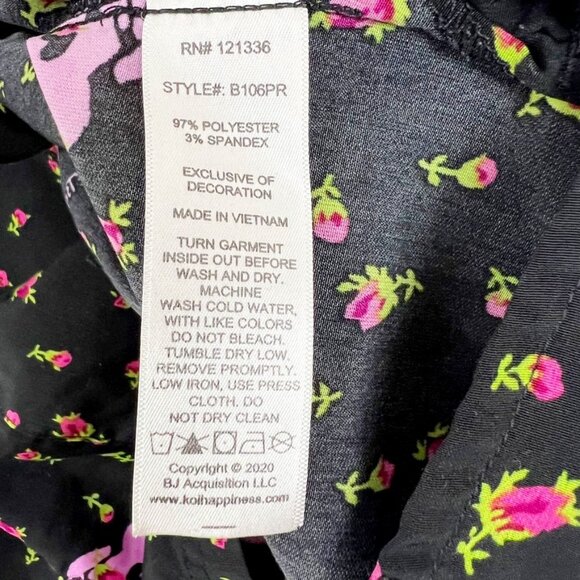 Betsey Johnson Scrub Top Women's Size 2X Rosebud Skull Hearts Black Pink - Picture 8 of 15